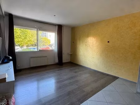 t2 lumineux de 44 m² – résidence sécurisée – idéal résidence principale ou investissement 