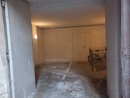 a louer garage intra muros