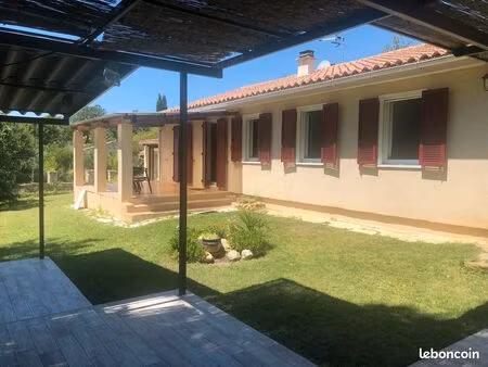maison familiale t4 à louer à cadenet – jardin  piscine  garage