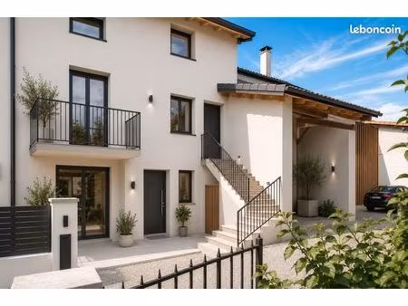 maison 5 pièces 310 m²