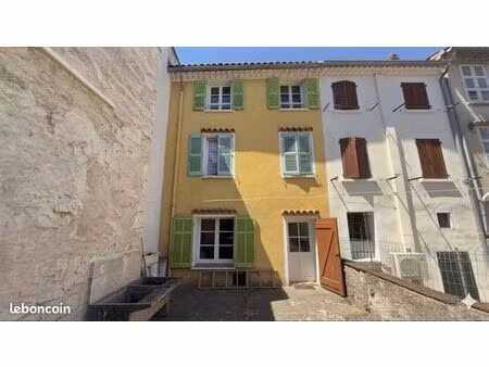 immeuble 192 m² gonfaron