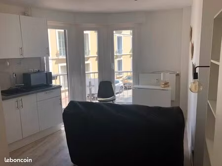 studio meublé de 18 m² au cœur de st-germain en laye (8 min à pied du rer a)