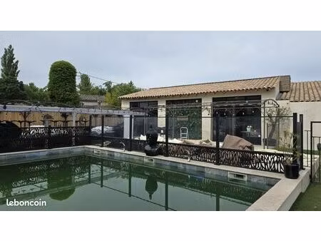 local commercial 120 m² l'isle sur la sorgue