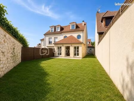 maison 6 pièces 130 m²