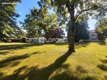 maison 9 pièces 265 m²