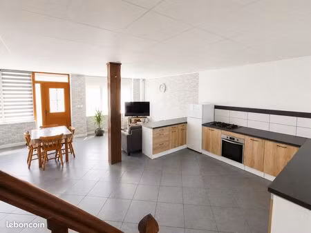 maison 90 m² rénovée - 3 chambres - grenier aménageable 40 m² - terrain 150 m² - gare à 2 