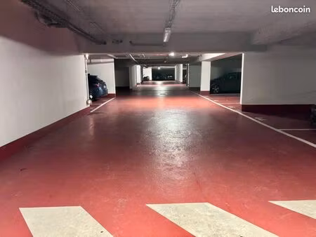 location parking souterrain pour moto