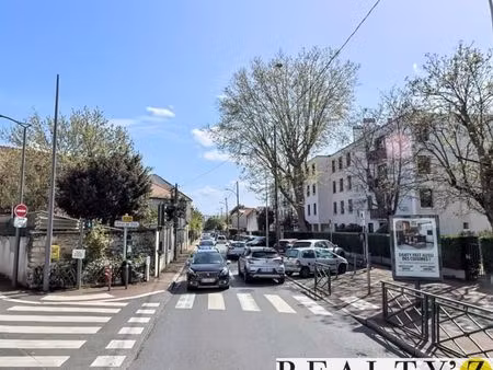 local commercial 105 m²