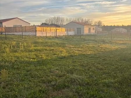 terrain 308 m² avrille