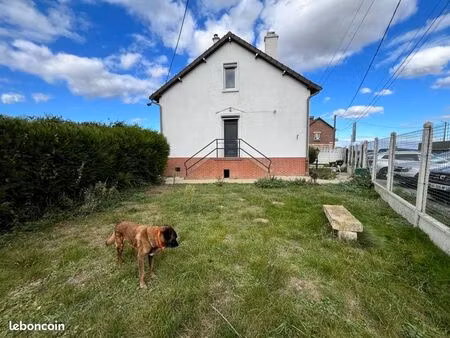 maison individuelle avec chenils et grand garage
