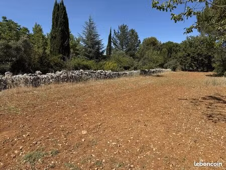 terrain 2200 m² saint-maximin-la-sainte-baume