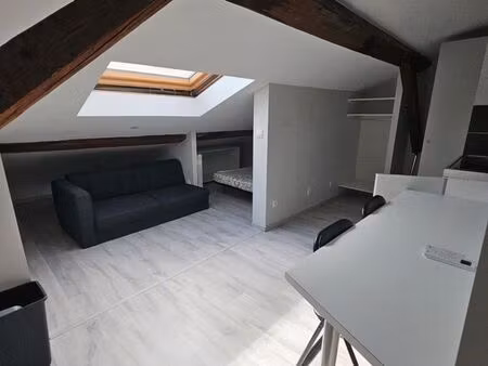studio meublé rénové avec charme – centre-ville – proche université