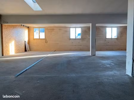 dépôt ou garage de 67 m² eau et électricité à françois perrin limoges