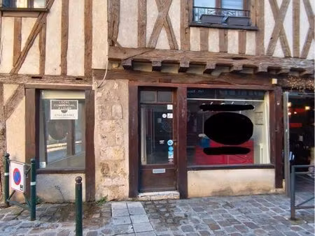 local commercial à louer - 50m2 - centre ville provins (unesco)
