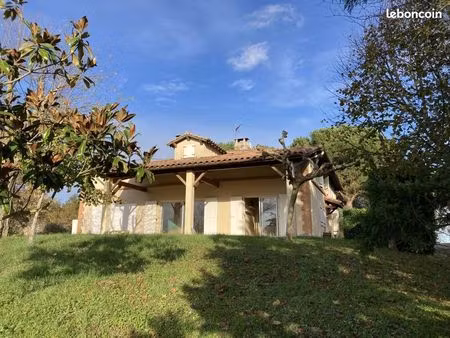 maison 8 pièces à lafrancaise avec hangar et terrain