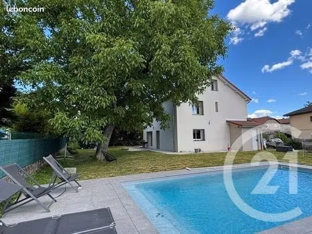 maison 5 pièces 180 m²