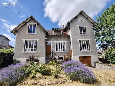 maison 9 pièces 199 m²