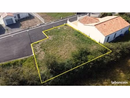 terrain à batir - 359m² - le fenouiller proche bourg