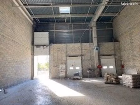local industriel 464 m²