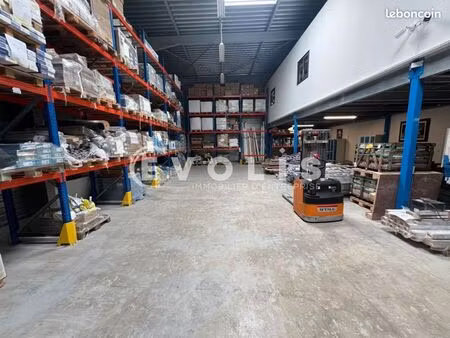 local d'activité 550 m²