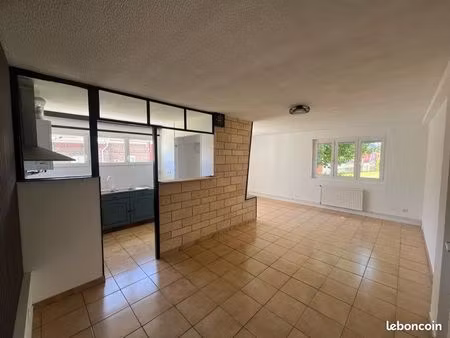 t3 rénové 60 m2 idéal couple ou petite famille