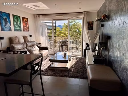 fréjus capitou – t3 récent 57 m² meublé et équipé + terrasse + parking double sous-sol