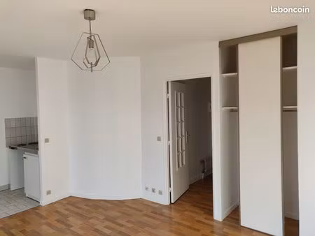 studio 28 m2 (78) montigny-le-bx quartier gare st-quentin-en-y