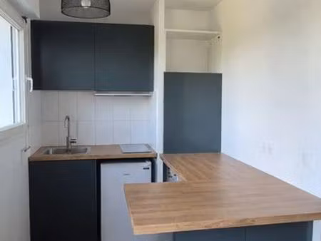 studio à deux pas de l'uvsq