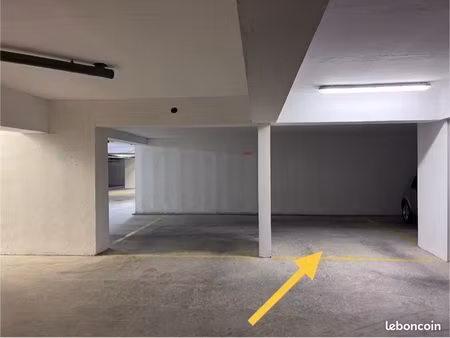 place de parking sécurisée