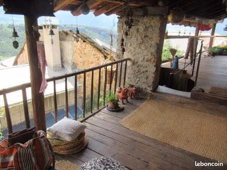 maison de village 230 m² eygliers
