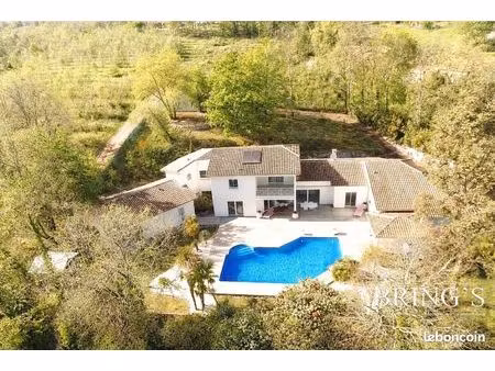 propriété 7 pièces 340 m²