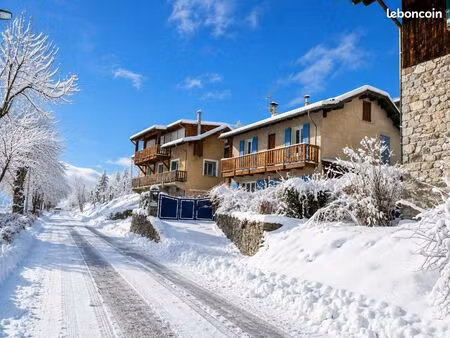 maison avec appartement indépendant proche village