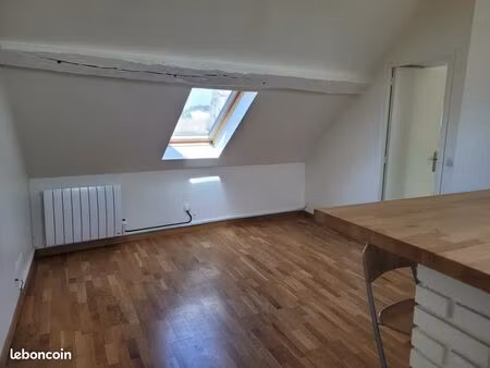 charmant f2 au coeur de villeneuve-le-comte