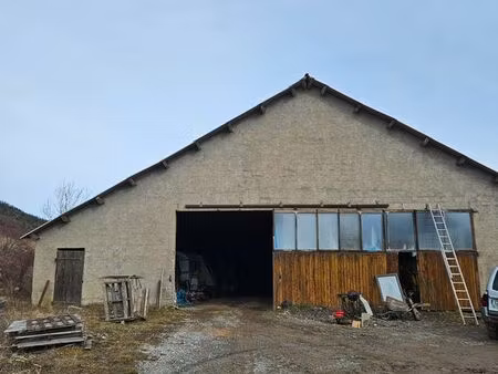 hangar à louer / emplacements