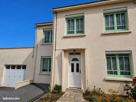 maison 8 pièces 110 m²