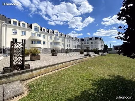 loue f2 proche gare et centre ville avec 2 places de parking à villers-cotterêts