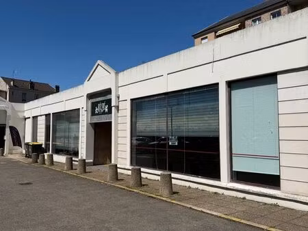 local commercial poissy