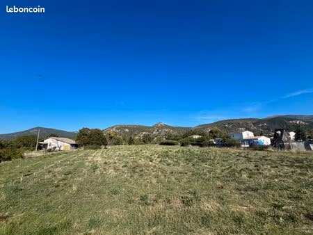 terrain 555 m² digne les bains