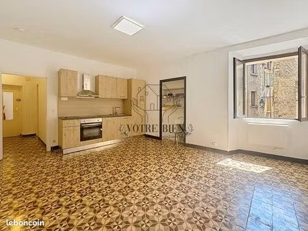 immeuble 6 pièces 260 m²