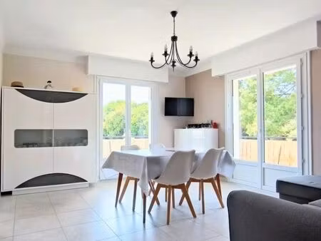 t3 au pied de la forêt et 400m de la plage