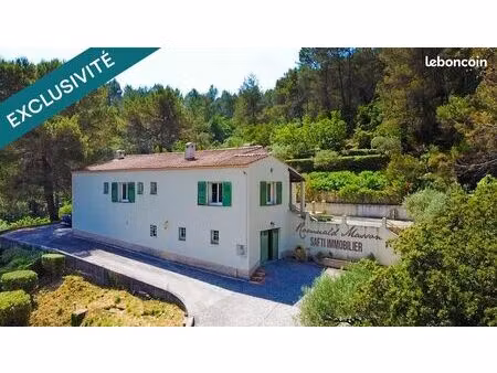 propriété 5 pièces 125 m²