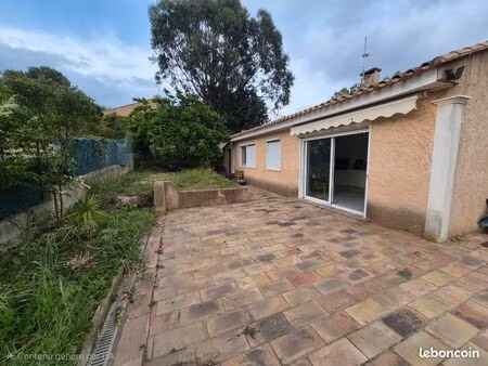 maison individuelle de plain pied et piscine