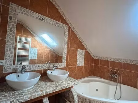 joli f4 en duplex meublé