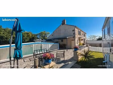 maison vendéenne piscine
