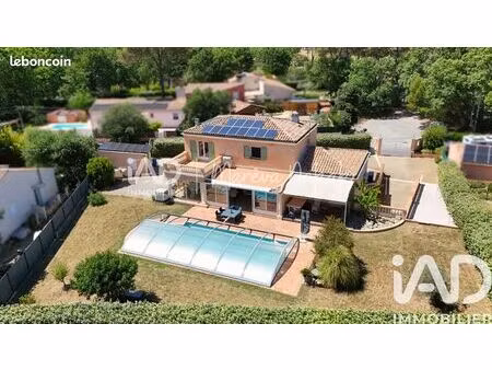 villa 7 pièces 241 m²