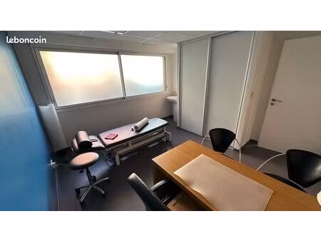 a louer local professionel sur hyeres (var-83)