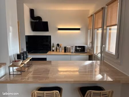 studio 35 m² à l'année sur le port / piscine