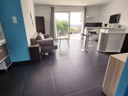 location studio meuble 30m² bas de villa