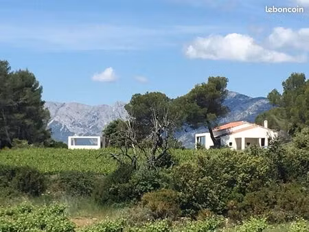 location à l'année - maison + studio + piscine sous les pins à 20 minutes d'aix en provenc