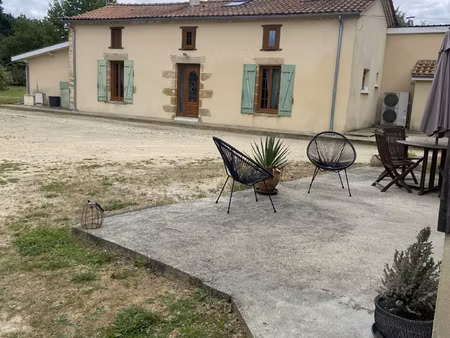propriété sur 1ha 10a 55ca  maison ancienne et séchoir aména